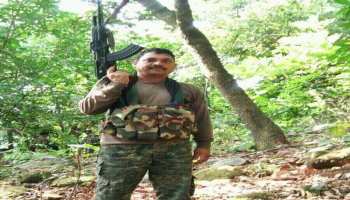 जल रही थी शहीद पिता की चिता, 6 साल का बेटा लगा रहा था 'पाकिस्तान मुर्दाबाद' के नारे जल रही थी शहीद पिता की चिता, 6 साल का बेटा लगा रहा था 'पाकिस्तान मुर्दाबाद' के नारे