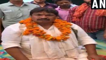 VIDEO: BSP के गुड्डू पंडित के बिगड़े बोल, राज बब्बर और कांग्रेस समर्थकों के खिलाफ की आपत्तिजनक टिप्पणी VIDEO: BSP के गुड्डू पंडित के बिगड़े बोल, राज बब्बर और कांग्रेस समर्थकों के खिलाफ की आपत्तिजनक टिप्पणी