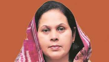 देवघर: मतदान के दिन भगवान का आशीर्वाद लेने पहुंची पुतुल सिंह, बांका से हैं निर्दलीय उम्मीदवार देवघर: मतदान के दिन भगवान का आशीर्वाद लेने पहुंची पुतुल सिंह, बांका से हैं निर्दलीय उम्मीदवार