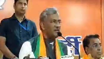 उत्तराखंड सीएम त्रिवेंद्र सिंह रावत का जीत का दावा, कहा- 'देश केवल मोदी को चाहता है' उत्तराखंड सीएम त्रिवेंद्र सिंह रावत का जीत का दावा, कहा- 'देश केवल मोदी को चाहता है'