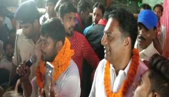 लोकसभा चुनाव 2019: कन्हैया कुमार के प्रचार के लिए अभिनेता प्रकाश राज पहुंचे बेगूसराय लोकसभा चुनाव 2019: कन्हैया कुमार के प्रचार के लिए अभिनेता प्रकाश राज पहुंचे बेगूसराय
