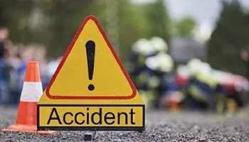 मध्य प्रदेशः सीधी में बस और जीप में भिड़ंत, चार की मौत, 12 से अधिक घायल मध्य प्रदेशः सीधी में बस और जीप में भिड़ंत, चार की मौत, 12 से अधिक घायल