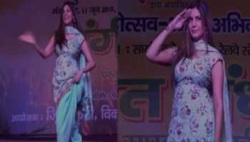 VIDEO: सपना चौधरी स्टेज पर लगा रही थीं ठुमके, बेकाबू हुई भीड़ तो पुलिस ने बरसाईं लाठियां VIDEO: सपना चौधरी स्टेज पर लगा रही थीं ठुमके, बेकाबू हुई भीड़ तो पुलिस ने बरसाईं लाठियां