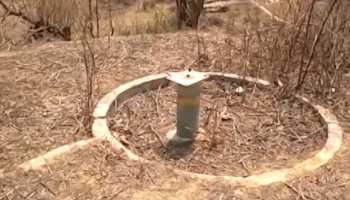 छत्तीसगढ़ः जल संकट से परेशान ग्रामीणों ने नदी में 2 किमी गड्ढा खोदकर निकाला पानी और बुझाई प्यास छत्तीसगढ़ः जल संकट से परेशान ग्रामीणों ने नदी में 2 किमी गड्ढा खोदकर निकाला पानी और बुझाई प्यास