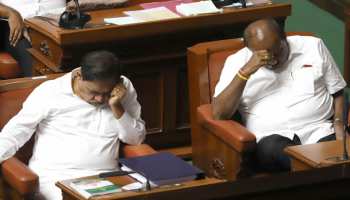 कर्नाटक पर नजरें: बागी MLAs बोले-सीएम बना सकते हैं बीमारी का बहाना, कोर्ट आज फ्लोर टेस्ट का आदेश दे कर्नाटक पर नजरें: बागी MLAs बोले-सीएम बना सकते हैं बीमारी का बहाना, कोर्ट आज फ्लोर टेस्ट का आदेश दे