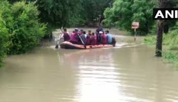 MP: भारी बारिश के बाद उफनती सिंध नदी बीच फंसे 118 लोग, रेस्क्यू टीम ने सुरक्षित बाहर निकाला MP: भारी बारिश के बाद उफनती सिंध नदी बीच फंसे 118 लोग, रेस्क्यू टीम ने सुरक्षित बाहर निकाला