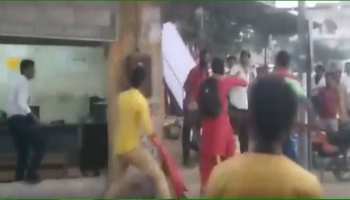 VIDEO: हनुमानगढ़ में हिस्ट्रीशीटर अमीन पर जब हुआ जानलेवा हमला, देखें वायरल वीडियो VIDEO: हनुमानगढ़ में हिस्ट्रीशीटर अमीन पर जब हुआ जानलेवा हमला, देखें वायरल वीडियो