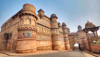ग्वालियर: देश का सबसे बड़ा किला 'मान सिंह पैलेस' खुद में समेटे है सदियों का इतिहास ग्वालियर: देश का सबसे बड़ा किला 'मान सिंह पैलेस' खुद में समेटे है सदियों का इतिहास