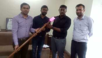 भोपाल पहुंची पोरबंदर से निकली गांधी जी की लाठी, स्वच्छता का दिया जा रहा संदेश भोपाल पहुंची पोरबंदर से निकली गांधी जी की लाठी, स्वच्छता का दिया जा रहा संदेश