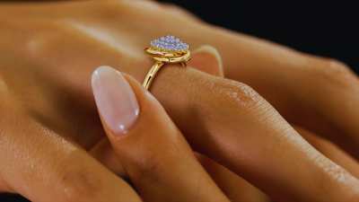 know about these amazing benefits of wearing gold ring in hand