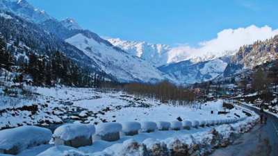 visit these 5 places near delhi to witness snowfall this winter