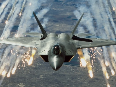 the worlds most powerful fighter jet know features and weapons