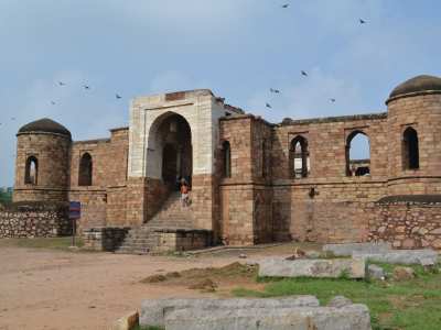 sultan garhi first islamic tomb in india delhi know its location history 