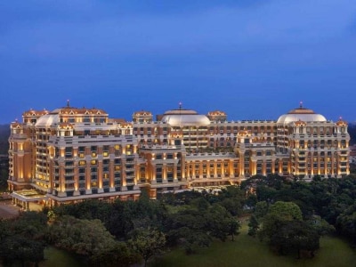 taj hotel mumbai is the first 5 star hotel of India build in 1903 by jamshedji tata near Gateway of India