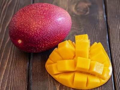Worlds Most Expensive Mango Miyazaki Duniya ka Sabse Mehanga Aam Costly than iPhone