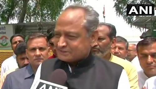 वोटरों को लुभाने के लिए नेपाल में पूजा कर रहे पीएम मोदी, यह लोकतंत्र के लिए अच्छा नहीं- अशोक गहलोत वोटरों को लुभाने के लिए नेपाल में पूजा कर रहे पीएम मोदी, यह लोकतंत्र के लिए अच्छा नहीं- अशोक गहलोत
