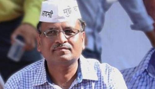 दिल्ली के मंत्री सत्येंद्र जैन के घर CBI की छापेमारी, बिना इजाजत 'क्रिएटिव टीम' बनाने पर कार्रवाई दिल्ली के मंत्री सत्येंद्र जैन के घर CBI की छापेमारी, बिना इजाजत 'क्रिएटिव टीम' बनाने पर कार्रवाई
