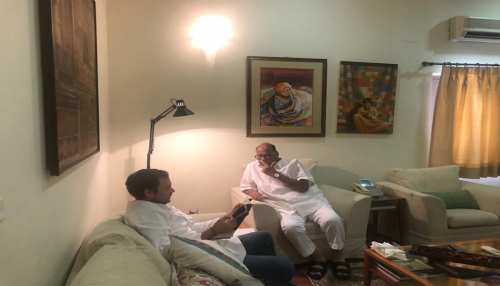 राहुल गांधी से मिले शरद पवार, कांग्रेस में हो सकता है NCP का विलय: सूत्र राहुल गांधी से मिले शरद पवार, कांग्रेस में हो सकता है NCP का विलय: सूत्र
