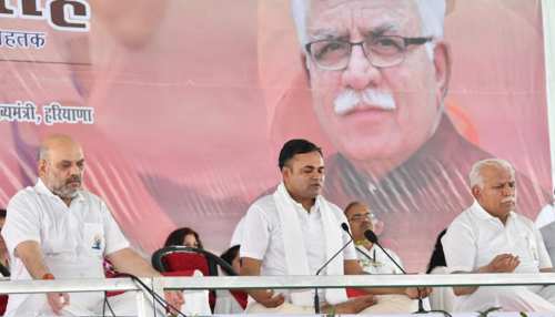 VIDEO: अमित शाह और सीएम खट्टर के योग कार्यक्रम में योगा मैट के लिए मची लूट VIDEO: अमित शाह और सीएम खट्टर के योग कार्यक्रम में योगा मैट के लिए मची लूट