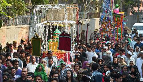 लखनऊ: मुहर्रम में दिख रही पर्यावरण को बचाने की मुहिम, कर रहे मिट्टी के बर्तन इस्तेमाल लखनऊ: मुहर्रम में दिख रही पर्यावरण को बचाने की मुहिम, कर रहे मिट्टी के बर्तन इस्तेमाल