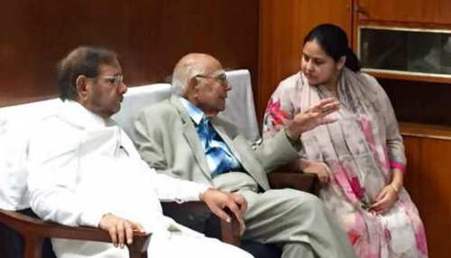राम जेठमलानी ने लालू यादव के लिए लड़ा चारा घोटाला केस, RJD ने बनाया था राज्यसभा सांसद राम जेठमलानी ने लालू यादव के लिए लड़ा चारा घोटाला केस, RJD ने बनाया था राज्यसभा सांसद