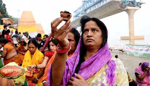 पटना: छठ की तैयारी में जुटा प्रशासन, गंगा नदी में तैनात रहेंगे NDRF के 450 जवान पटना: छठ की तैयारी में जुटा प्रशासन, गंगा नदी में तैनात रहेंगे NDRF के 450 जवान