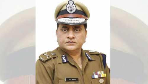 अयोध्या फैसला: UP में शांति व्यवस्था बनाए रखने के लिए DGP ने पुलिसकर्मियों को कहा, 'थैंक यू' अयोध्या फैसला: UP में शांति व्यवस्था बनाए रखने के लिए DGP ने पुलिसकर्मियों को कहा, 'थैंक यू'