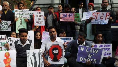 हैदराबाद गैंगरेप: हरकत में आई तेलंगाना सरकार, एसआई समेत 3 पुलिसकर्मी सस्पेंड हैदराबाद गैंगरेप: हरकत में आई तेलंगाना सरकार, एसआई समेत 3 पुलिसकर्मी सस्पेंड
