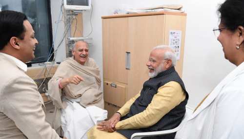 पुणे: अरुण शौरी का हालचाल जानने पहुंचे पीएम मोदी, जल्द स्वस्थ होने की कामना की पुणे: अरुण शौरी का हालचाल जानने पहुंचे पीएम मोदी, जल्द स्वस्थ होने की कामना की