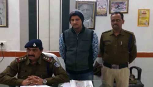 MP: चिटफंड कंपनी ने की करोड़ों की ठगी, पुलिस के हत्थे चढ़ा एक आरोपी MP: चिटफंड कंपनी ने की करोड़ों की ठगी, पुलिस के हत्थे चढ़ा एक आरोपी