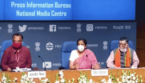 प्रवासी मजदूरों को अपने गांव में ही मिलेगा रोजगार, वित्त मंत्री निर्मला सीतारण ने किए ये बड़े ऐलान प्रवासी मजदूरों को अपने गांव में ही मिलेगा रोजगार, वित्त मंत्री निर्मला सीतारण ने किए ये बड़े ऐलान