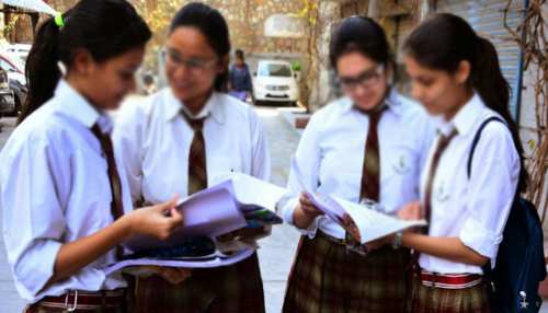 Uttarakhand Board Result 2020: इस बार भी 10वीं और 12वीं में छात्रों के मुकाबले छात्राओं ने मारी बाजी Uttarakhand Board Result 2020: इस बार भी 10वीं और 12वीं में छात्रों के मुकाबले छात्राओं ने मारी बाजी