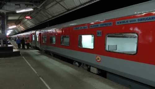 Airport की तरह Railway Stations पर देनी होगी यूजर डेवलपमेंट फीस, कैबिनेट नोट तैयार, जल्द होगा लागू Airport की तरह Railway Stations पर देनी होगी यूजर डेवलपमेंट फीस, कैबिनेट नोट तैयार, जल्द होगा लागू