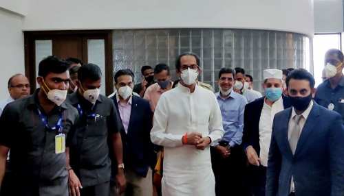 Motera Stadium का नाम बदलने पर सीएम Uddhav Thackeray का तंज, कहा- अब एक भी मैच नहीं हारेंगे Motera Stadium का नाम बदलने पर सीएम Uddhav Thackeray का तंज, कहा- अब एक भी मैच नहीं हारेंगे