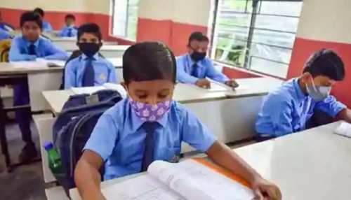 बिहार में कोरोना ने बढ़ाई चिंता, आखिर कैसे पूरा होगा सिलेबस? बिहार में कोरोना ने बढ़ाई चिंता, आखिर कैसे पूरा होगा सिलेबस?