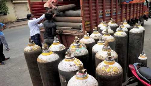 Corona काल 'भगवान' बने गौरव, मरीजों के लिए उपलब्ध करा रहे हैं मुफ्त Oxygen Cylinder Corona काल 'भगवान' बने गौरव, मरीजों के लिए उपलब्ध करा रहे हैं मुफ्त Oxygen Cylinder
