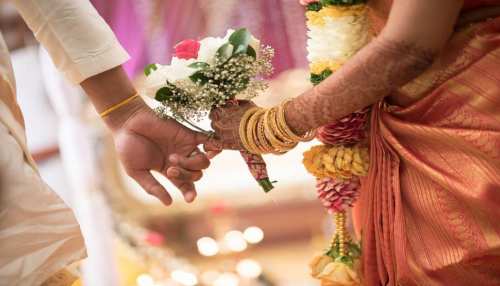 ପୋଲିସ ଆଖିରେ ଧୂଳି ଦେଇ ଓଡିଶା କନ୍ୟାକୁ ନେଇ ଆନ୍ଧ୍ର ବର ଛୁ ପୋଲିସ ଆଖିରେ ଧୂଳି ଦେଇ ଓଡିଶା କନ୍ୟାକୁ ନେଇ ଆନ୍ଧ୍ର ବର ଛୁ
