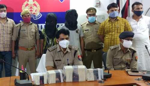 गोरखपुर पुलिस को मिली बड़ी सफलता, ट्रिपल मर्डर केस के आरोपियों को किया गिरफ्तार, जानें पूरा मामला गोरखपुर पुलिस को मिली बड़ी सफलता, ट्रिपल मर्डर केस के आरोपियों को किया गिरफ्तार, जानें पूरा मामला