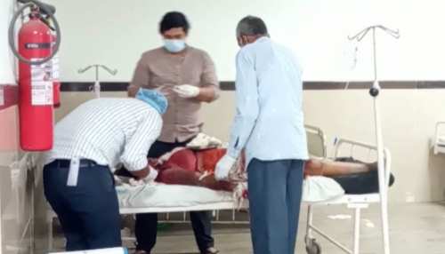 आंधी से गिरे पेड़ को लेकर हुआ विवाद, छोटे भाई की पत्नी को मारी तलवार, पिता की भी ले ली जान आंधी से गिरे पेड़ को लेकर हुआ विवाद, छोटे भाई की पत्नी को मारी तलवार, पिता की भी ले ली जान