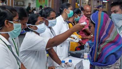 International Nurses Day 2021: कोरोना से ठीक होकर फिर संक्रमितों की सेवा में जुटीं, परिवार वाले भी करते हैं सपोर्ट International Nurses Day 2021: कोरोना से ठीक होकर फिर संक्रमितों की सेवा में जुटीं, परिवार वाले भी करते हैं सपोर्ट
