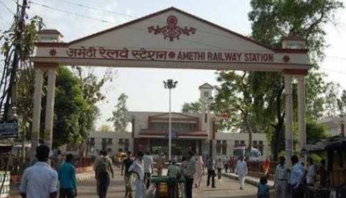 महिला को मृत घोषित करने पर डॉक्टर्स की चप्पलों से की पिटाई, अस्पताल में भी की तोड़-फोड़ महिला को मृत घोषित करने पर डॉक्टर्स की चप्पलों से की पिटाई, अस्पताल में भी की तोड़-फोड़