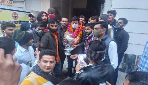 बेरोजगारों की मांग, EWS आरक्षण की वजह से रुकी भर्तियों के फॉर्म रिओपन करे सरकार बेरोजगारों की मांग, EWS आरक्षण की वजह से रुकी भर्तियों के फॉर्म रिओपन करे सरकार