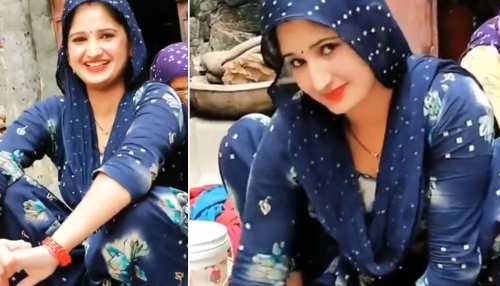 Desi Bhabhi ने उड़ाए सबके होश, कपड़े धोते वक्त यूं दी 'कातिल' स्माइल; देखें Video Desi Bhabhi ने उड़ाए सबके होश, कपड़े धोते वक्त यूं दी 'कातिल' स्माइल; देखें Video
