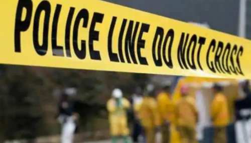 पार्लर में मिला महिला का शव, दुष्कर्म के बाद हत्या की आशंका से इलाके में फैली सनसनी पार्लर में मिला महिला का शव, दुष्कर्म के बाद हत्या की आशंका से इलाके में फैली सनसनी
