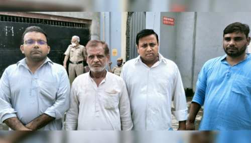 मंदिर और धर्मशाला की हिफाजत के लिए HC पहुंचे मुस्लिम समुदाय के लोग, अदालत ने लगाई रोक मंदिर और धर्मशाला की हिफाजत के लिए HC पहुंचे मुस्लिम समुदाय के लोग, अदालत ने लगाई रोक
