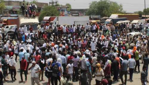 Bharat Bandh: मेरठ-दिल्ली एक्सप्रेस वे पर युवाओं ने लगाया जाम, उत्तराखंड पुलिस ने जारी किया अलर्ट Bharat Bandh: मेरठ-दिल्ली एक्सप्रेस वे पर युवाओं ने लगाया जाम, उत्तराखंड पुलिस ने जारी किया अलर्ट