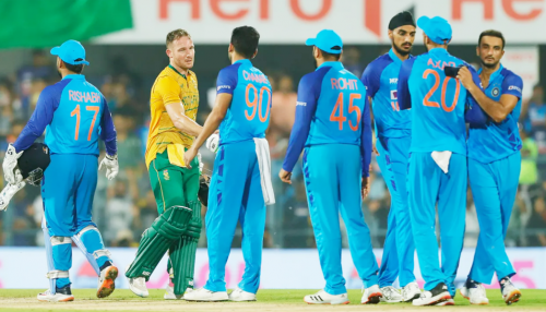 IND vs SA: सेना के टेस्ट में तीन बार हुआ था फेल, अब कड़ी मेहनत से भारत की वनडे टीम में मारी एंट्री IND vs SA: सेना के टेस्ट में तीन बार हुआ था फेल, अब कड़ी मेहनत से भारत की वनडे टीम में मारी एंट्री
