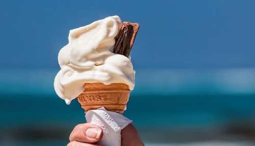 गर्मियों में Ice-Cream खाने का शौक पड़ सकता है भारी, जानें दिल और शुगर के मरीजों के लिए कितनी खतरनाक है आइसक्रीम गर्मियों में Ice-Cream खाने का शौक पड़ सकता है भारी, जानें दिल और शुगर के मरीजों के लिए कितनी खतरनाक है आइसक्रीम