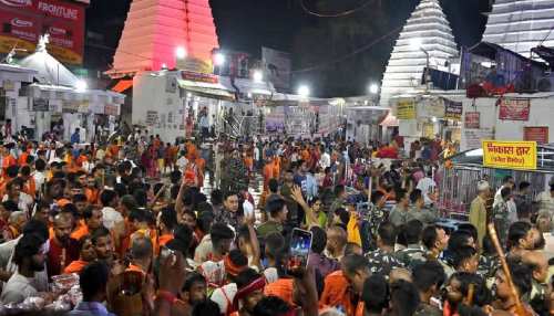 Sawan Last Monday Today eighth somwar month of Shravan the crowd of faith  gathered in Babadham temple deoghar | Sawan Last Monday: आज श्रावण माह की  अंतिम सोमवारी, बाबाधाम मंदिर में आस्था