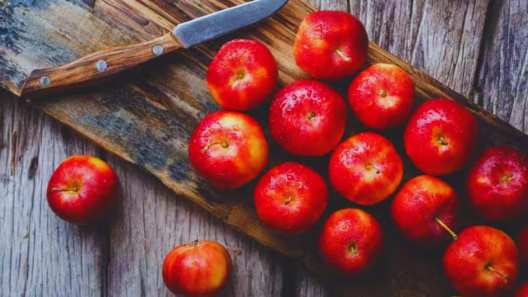 5 health benefits of eating apple seb khane ke fayde
